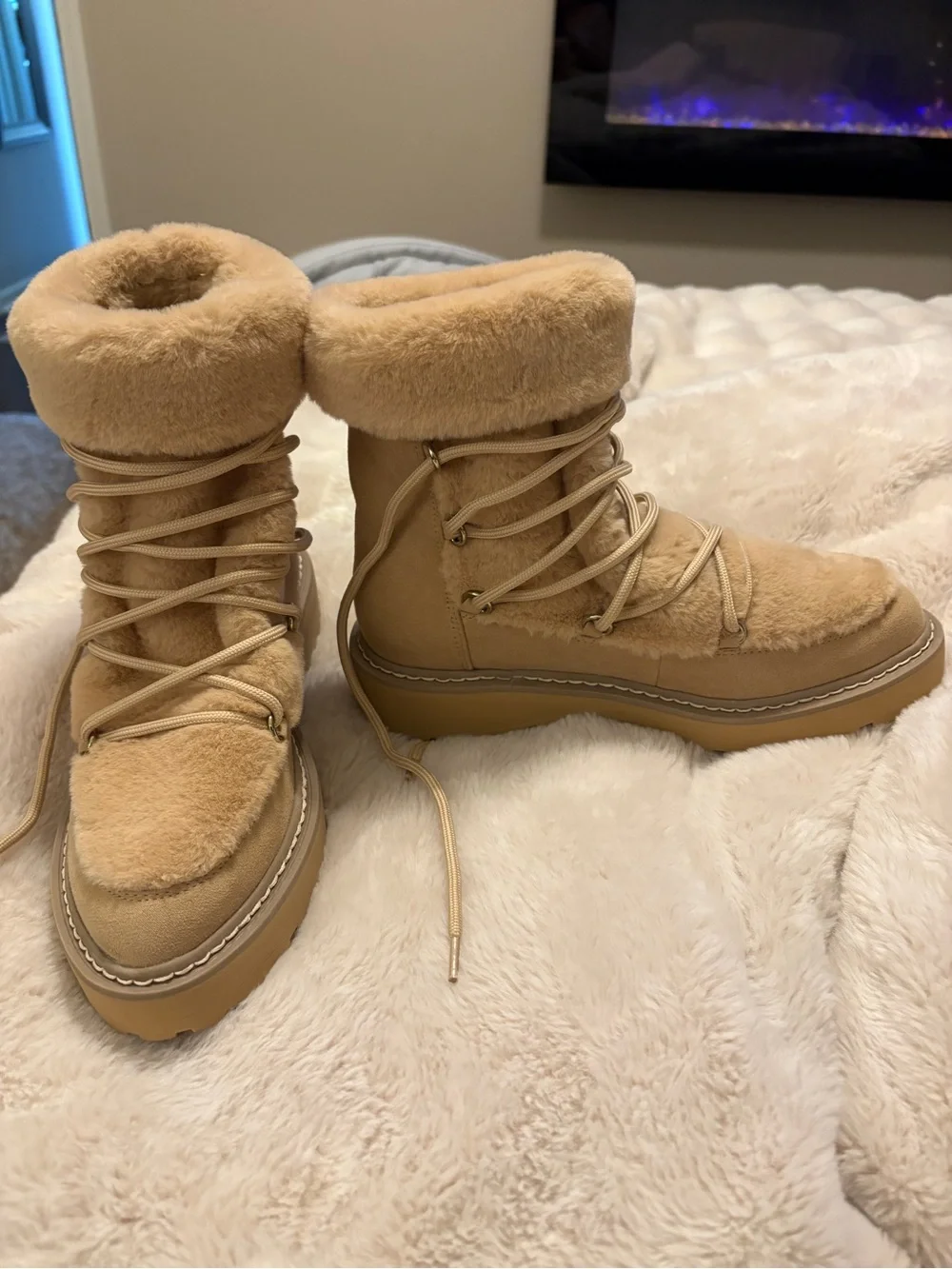 Jennifer Lopez Plush Tan Lace-Up Winter Boots